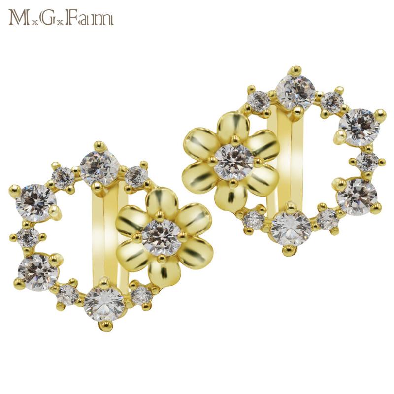 MGFam 14 k Light Gold Color Flower Hoop Earrings For Lovely Women + Cubic Zircon Clear Top Quality
MGFam 14 k Light Gold Color Flower Hoop Earrings For Lovely Women + Cubic Zircon Clear Top Quality