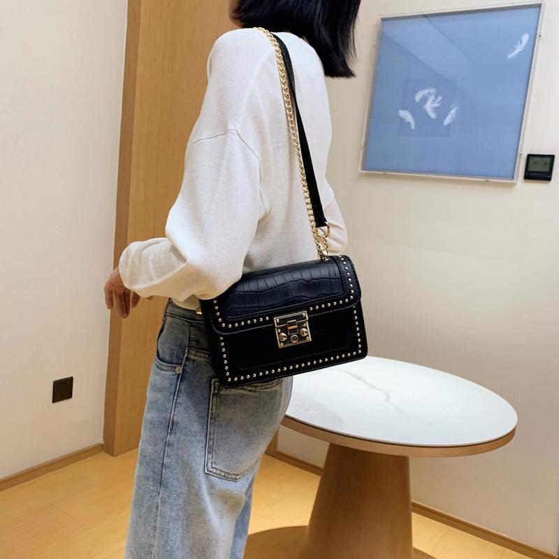 Retro High-quality Small Square Bag Female2021new Trendy Fashion Ladies Textured One-shoulder Small Bag Wild Chain Messenger, Black
Retro High-quality Small Square Bag Female2021new Trendy Fashion Ladies Textured One-shoulder Small Bag Wild Chain Messenger, Black