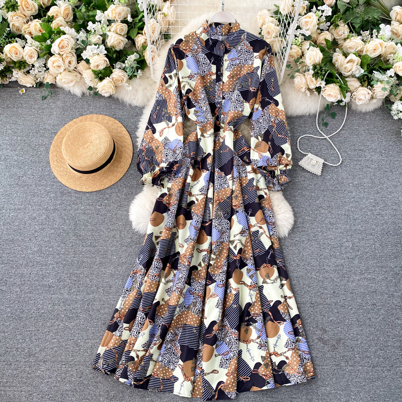 2021 New Female singer retro impression maxi dress puff button the line dressed Autumn fashion streetwear long robe MJG5, Blue
2021 New Female singer retro impression maxi dress puff button the line dressed Autumn fashion streetwear long robe MJG5, Blue
