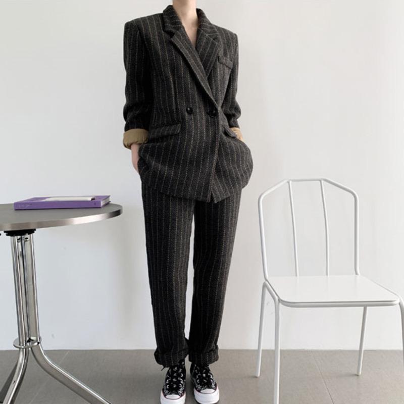 Fashion Striped Long-sleeved Double-breasted Wool Blazer Woman High Waist Trousers Suit Simple Fashion Tide Winter New TV579, Brown
Fashion Striped Long-sleeved Double-breasted Wool Blazer Woman High Waist Trousers Suit Simple Fashion Tide Winter New TV579, Brown