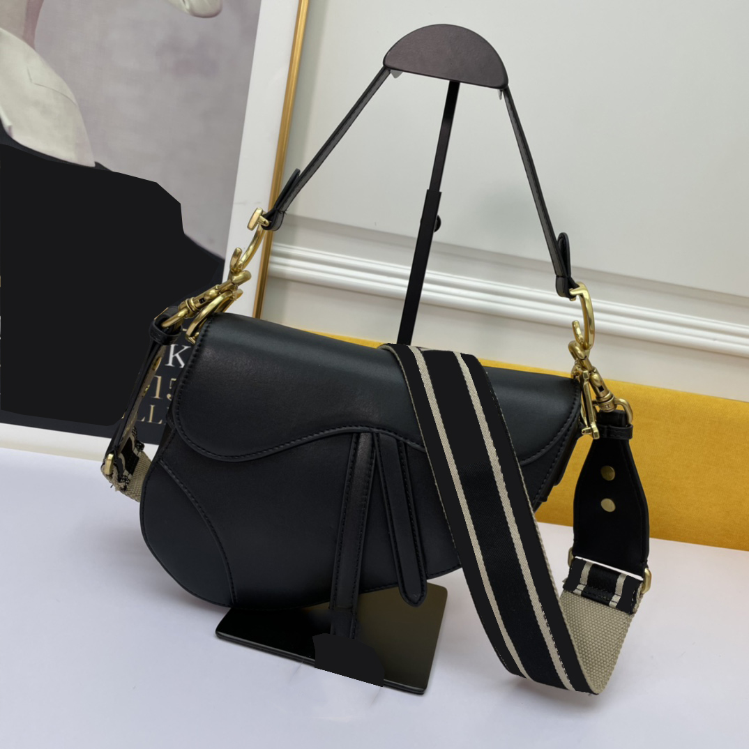 HandbagBright light Matte Saddle Bags Women Luxurys 2022 Hot Top fashion letter shoulder high quality genuine leather Messenger bag crossbody Better gifts 25CM, Box
HandbagBright light Matte Saddle Bags Women Luxurys 2022 Hot Top fashion letter shoulder high quality genuine leather Messenger bag crossbody Better gifts 25CM, Box