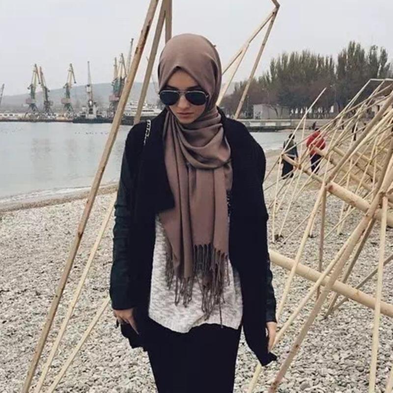Women solid cashmere scarves with tassel lady spring autumn thin long scarf high quality female shawl hot sale men scarf 10pcs
Women solid cashmere scarves with tassel lady spring autumn thin long scarf high quality female shawl hot sale men scarf 10pcs