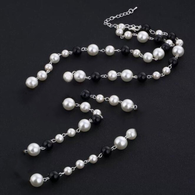 Paris Lady jewelry necklace Black white pearl Rhinestone Pendant Necklace Elegant Women sweater chain Fashion Jewelrys clavicle chains 
Paris Lady jewelry necklace Black white pearl Rhinestone Pendant Necklace Elegant Women sweater chain Fashion Jewelrys clavicle chains