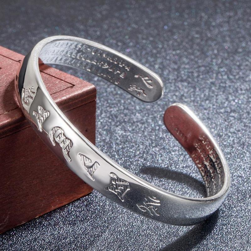 Bangle Six Character Sutra Bracelet Mantra Heart Prajna Paramta Buddhist Scripture Craft Souvenir Vintage Silver Opening
Bangle Six Character Sutra Bracelet Mantra Heart Prajna Paramta Buddhist Scripture Craft Souvenir Vintage Silver Opening