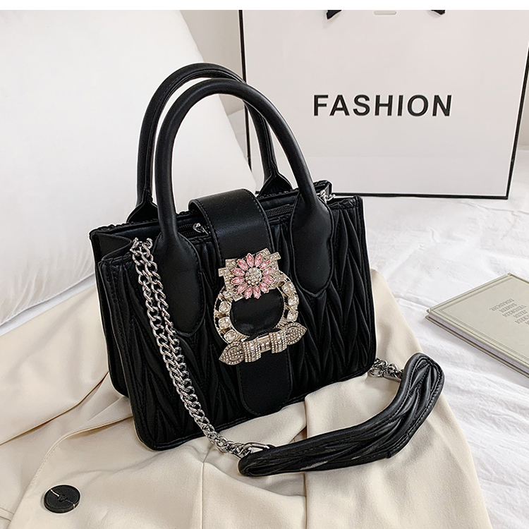 HBP Sweet lady handbag 2020 fashion new high quality PU leather lady designer handbag diamond chain shoulder messenger bag, Red
HBP Sweet lady handbag 2020 fashion new high quality PU leather lady designer handbag diamond chain shoulder messenger bag, Red