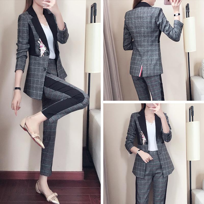 Plaid suit women' Korean version of the new fashion embroidery small suit temperament commuter two-piece1, Gray
Plaid suit women' Korean version of the new fashion embroidery small suit temperament commuter two-piece1, Gray