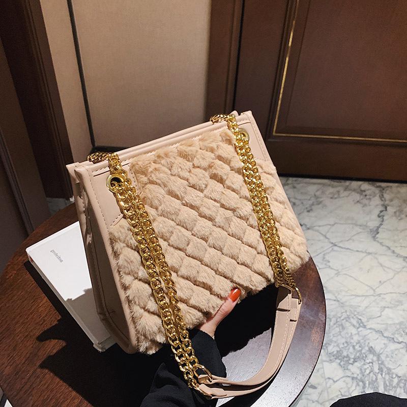 Fashion Plush Chain Shoulder Bags For Women 2021 New Winter Ladies Crossbody Bags Luxury Handbags Designer Trending Underarm Bag, Black
Fashion Plush Chain Shoulder Bags For Women 2021 New Winter Ladies Crossbody Bags Luxury Handbags Designer Trending Underarm Bag, Black