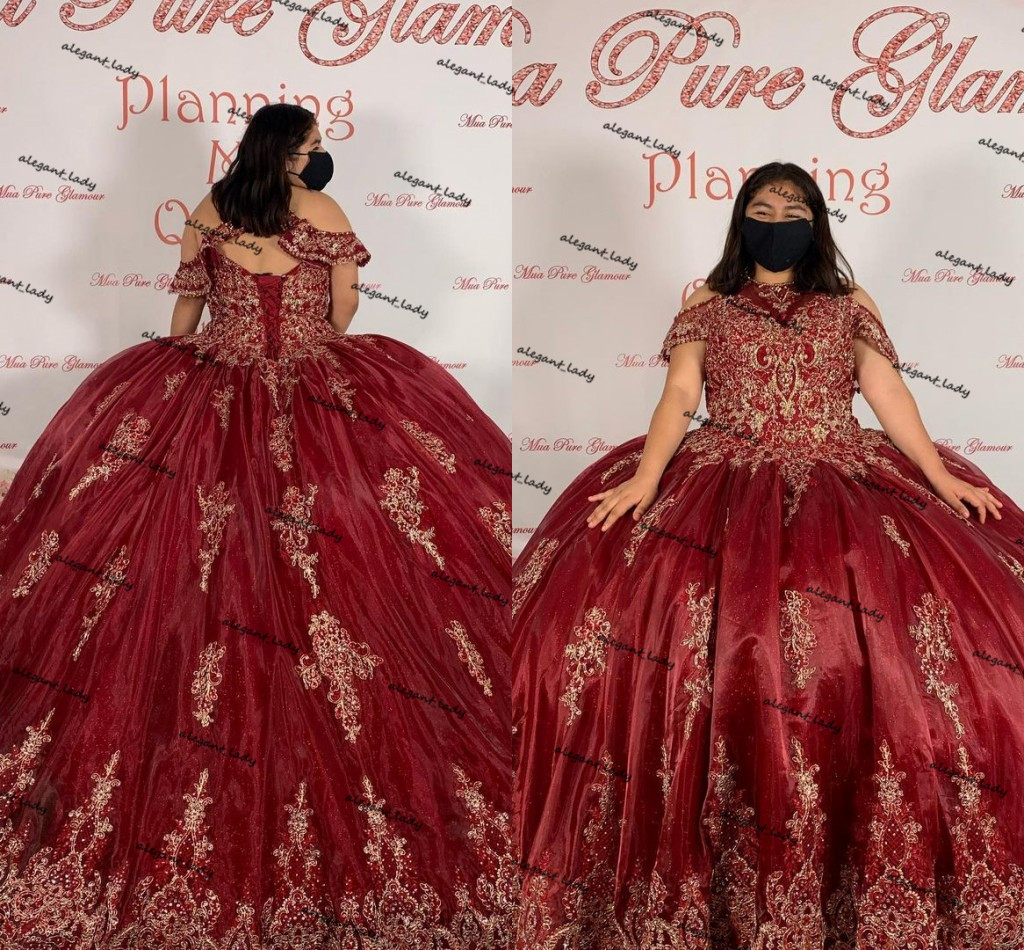 Plus Size Burgundy Quinceanera Abiti Gowns 2021 High Neck Lace-up Corset Lace Applique Beaded Sweep Train Graduation Robes Dress
