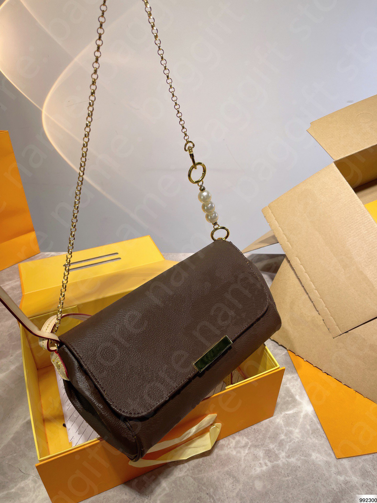 Favorite Chain clutch Bags Hand in hand Magnet buckle Pearl Luxury Design Crossbody Shoulder handbag FELICIA Tote Grid Pouch Wallet Flowers Monograms Women Purse, No bag;for balance
Favorite Chain clutch Bags Hand in hand Magnet buckle Pearl Luxury Design Crossbody Shoulder handbag FELICIA Tote Grid Pouch Wallet Flowers Monograms Women Purse, No bag;for balance