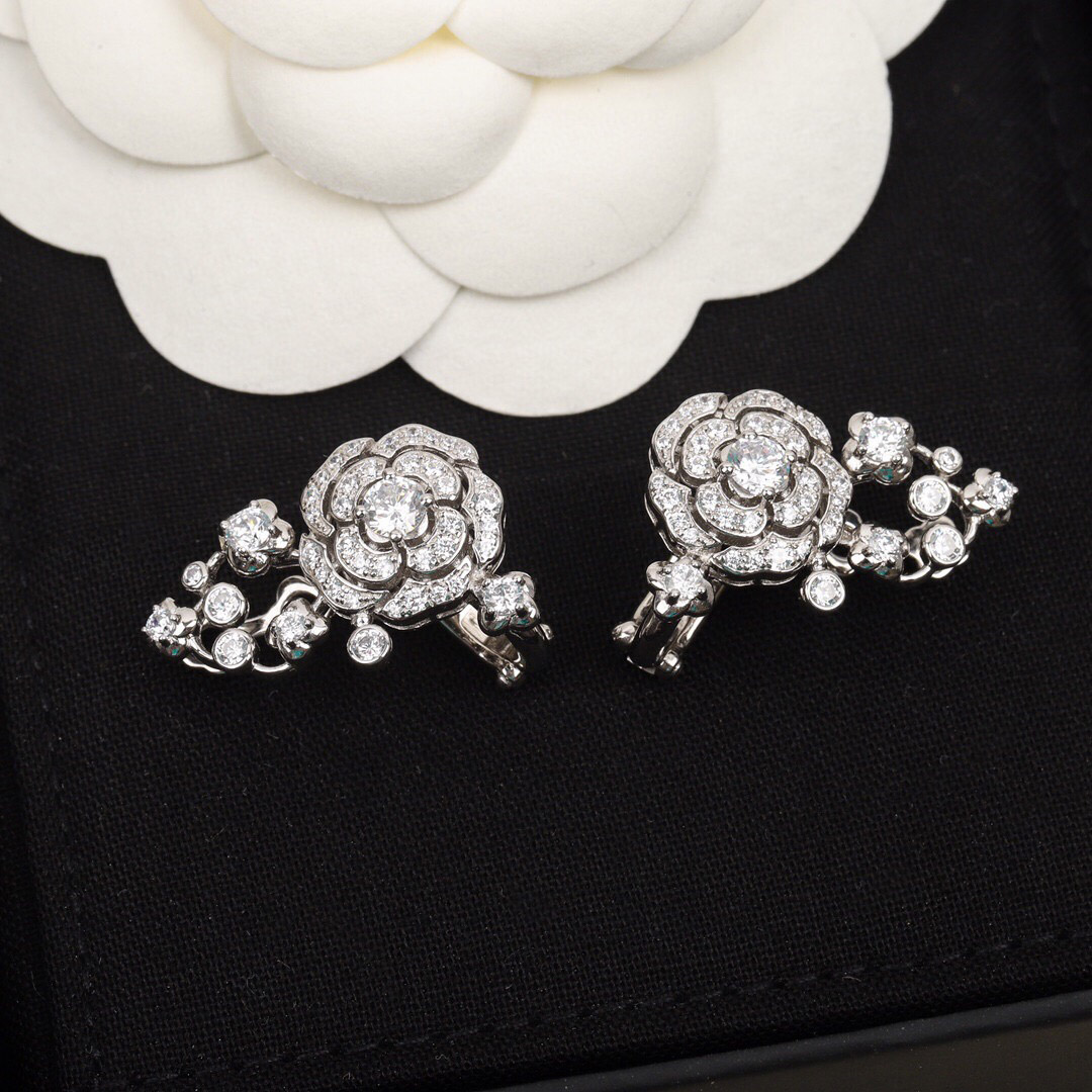 S925 silver top quality fashion hollow style dangle Charm flower design stud earring wth diamond for women wedding jewelry gift have box stamp PS4258
S925 silver top quality fashion hollow style dangle Charm flower design stud earring wth diamond for women wedding jewelry gift have box stamp PS4258