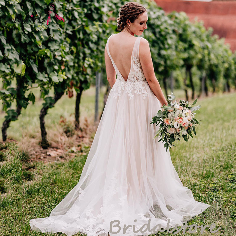 Boho Plus Size Wedding Dress With Lace V Neck A Line Beach Wedding Gowns Sexy Backless Tulle Country Bohemian Bridal Dresses Flowy Garden Hippies Robe