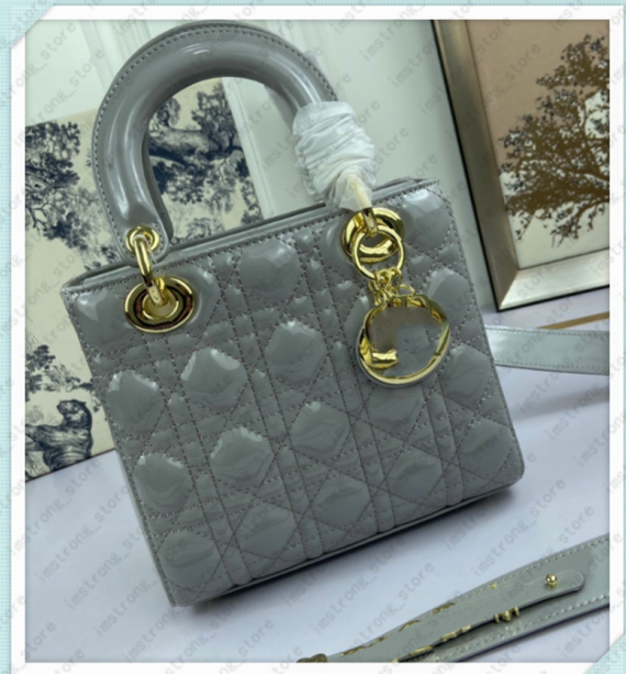 2021 Whoesale Women Luxurys Designers Bags Classical Female Shoulder Bag Women Handbag Crossbody Bags Lady Bags 21010602Q, Ship nothing
2021 Whoesale Women Luxurys Designers Bags Classical Female Shoulder Bag Women Handbag Crossbody Bags Lady Bags 21010602Q, Ship nothing