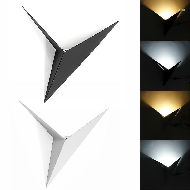 CreativeWrought Iron Shaped Triangle Wall Lamp Living Room Bedroom Bedside Table 13W LED Wall Lamp Black White Aisle Light1
CreativeWrought Iron Shaped Triangle Wall Lamp Living Room Bedroom Bedside Table 13W LED Wall Lamp Black White Aisle Light1