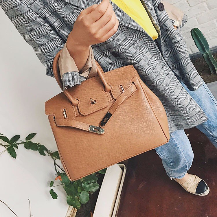 Birkin Crossbody Pattern Style And Fashion Shoulder Woman European Designer American Litchi Bag Handbag Bag New Fashion Classic 2021 Gn Obfu, Red;black
Birkin Crossbody Pattern Style And Fashion Shoulder Woman European Designer American Litchi Bag Handbag Bag New Fashion Classic 2021 Gn Obfu, Red;black