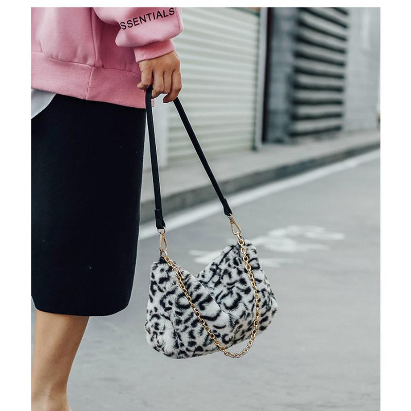Retro Plush Women Bags Trendy Winter Leopard Print Armpit Bag Zipper Messenger Handbag Chain Female Shoulder Bag Bolsa De Hombro, Zebra brown 
Retro Plush Women Bags Trendy Winter Leopard Print Armpit Bag Zipper Messenger Handbag Chain Female Shoulder Bag Bolsa De Hombro, Zebra brown
