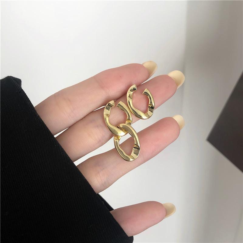 YANGLIUJIA Asymmetric Metal Chain Earrings Hip-hop Punk Fashion Simple Geometric Stud Earrings Women Jewelry Gift Accessories
YANGLIUJIA Asymmetric Metal Chain Earrings Hip-hop Punk Fashion Simple Geometric Stud Earrings Women Jewelry Gift Accessories
