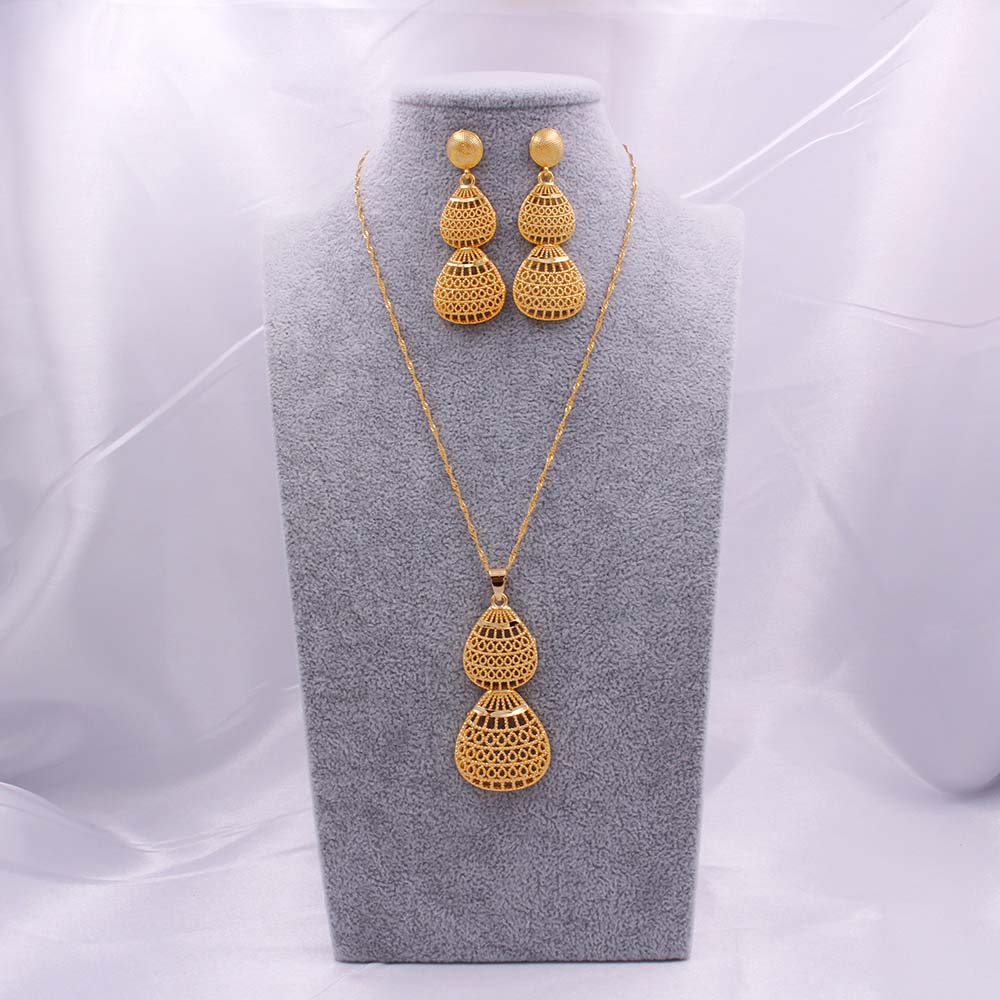 Hollow Filigree 18K gold color wedding jewelry sets for women African/indian bridal party gifts necklace pendant earrings jewelery jewellery, Golden
Hollow Filigree 18K gold color wedding jewelry sets for women African/indian bridal party gifts necklace pendant earrings jewelery jewellery, Golden