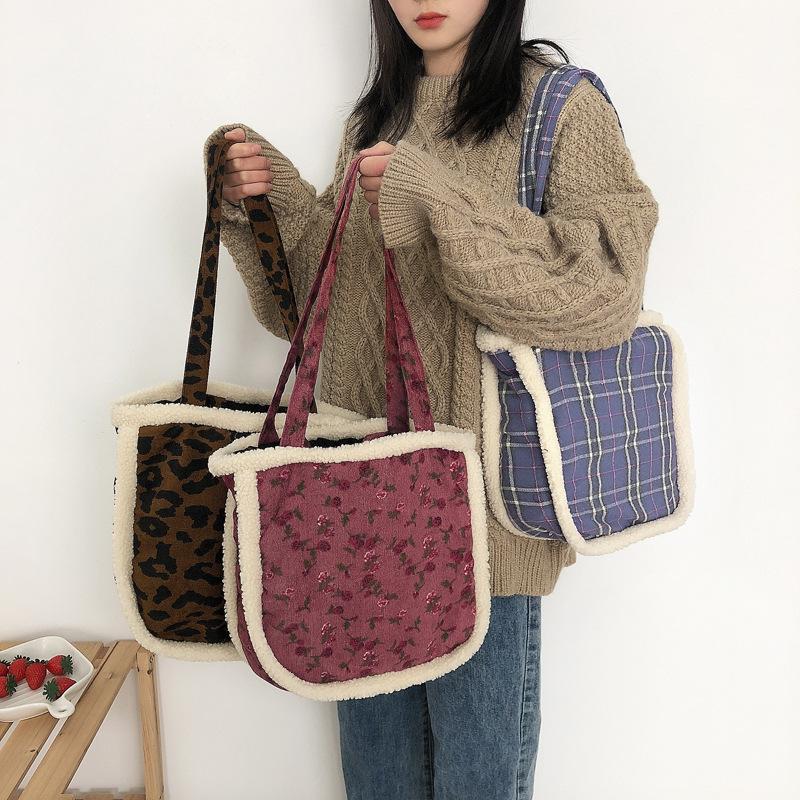 Vintage Style Leopard&Flower Corduroy Bag Women Winter Patchwork Plush Handbag Women Ladies Shoulder Bag Tote Bolsa Feminina
Vintage Style Leopard&Flower Corduroy Bag Women Winter Patchwork Plush Handbag Women Ladies Shoulder Bag Tote Bolsa Feminina