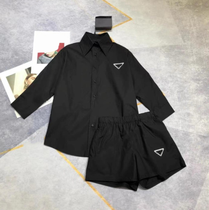 designer brand women tracksuits woman style invert short pants and tshirt tees long sleeve t shirts prad, I need see other product
designer brand women tracksuits woman style invert short pants and tshirt tees long sleeve t shirts prad, I need see other product