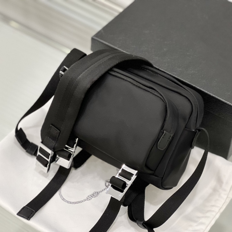 Men's Triangle Briefcases Shoulder Bags Fashion Designer Crossbody Black Briefcase Casual Flaps Mens Camera Messenger Bag Business Purses High quality, Option
Men's Triangle Briefcases Shoulder Bags Fashion Designer Crossbody Black Briefcase Casual Flaps Mens Camera Messenger Bag Business Purses High quality, Option
