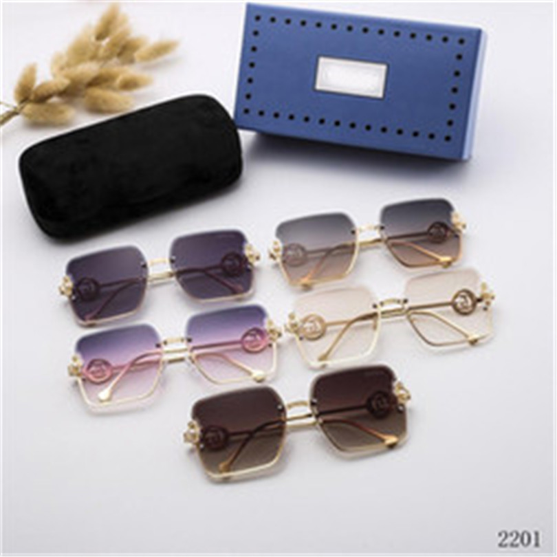 mens sunglasses fashion sports rimless glasses metal frame buffalo horn Gc sun glasses black pink lenses gold silver oculos
mens sunglasses fashion sports rimless glasses metal frame buffalo horn Gc sun glasses black pink lenses gold silver oculos