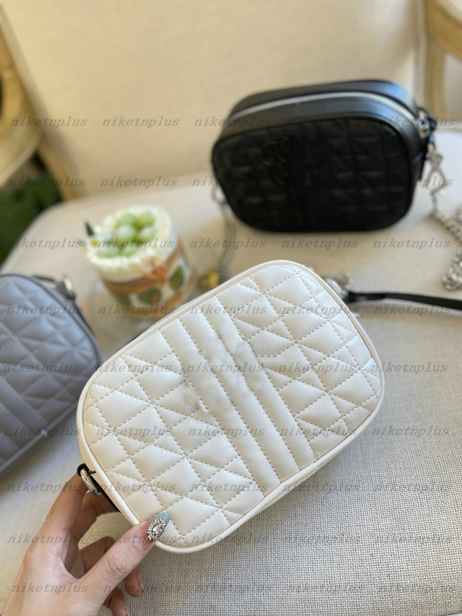 Ophidia Mini Geometric Camera Bag Womens Designer Marmont Shoulder Bags Diagonal Matelasse Leather Chain CrossBody Handbag 634936, Dont sell it alone
Ophidia Mini Geometric Camera Bag Womens Designer Marmont Shoulder Bags Diagonal Matelasse Leather Chain CrossBody Handbag 634936, Dont sell it alone