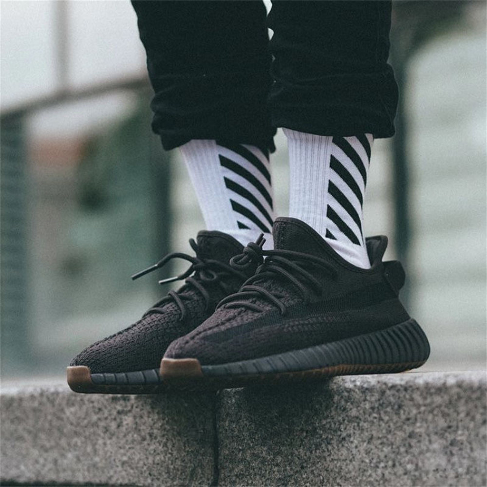 Top Quality Static Reflective V2 Running Shoes Men Women 3M Belgua 2.0 Semi Frozen Yellow Shoe Designer Trainer Ash Stone MX Oat Sneaker Siz
Top Quality Static Reflective V2 Running Shoes Men Women 3M Belgua 2.0 Semi Frozen Yellow Shoe Designer Trainer Ash Stone MX Oat Sneaker Siz