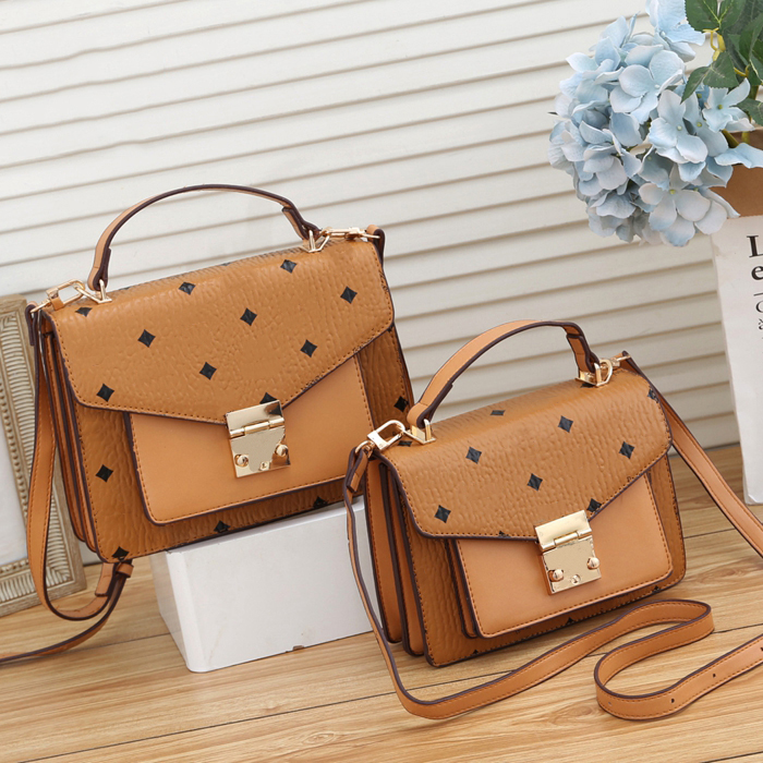 2021 fashion portable hand bag, shoulder , women's luxury leather, high quality brand design, canvas size15-30, 25cm19cm8cm
2021 fashion portable hand bag, shoulder , women's luxury leather, high quality brand design, canvas size15-30, 25cm19cm8cm