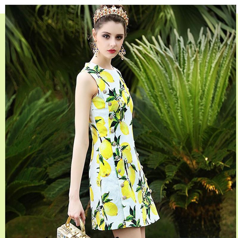 Summer Runway Designer Dress Women' High Quality Yellow Lemon Fruit Printed Elegant Crystal Button Casual A-Line Dress, As pic
Summer Runway Designer Dress Women' High Quality Yellow Lemon Fruit Printed Elegant Crystal Button Casual A-Line Dress, As pic