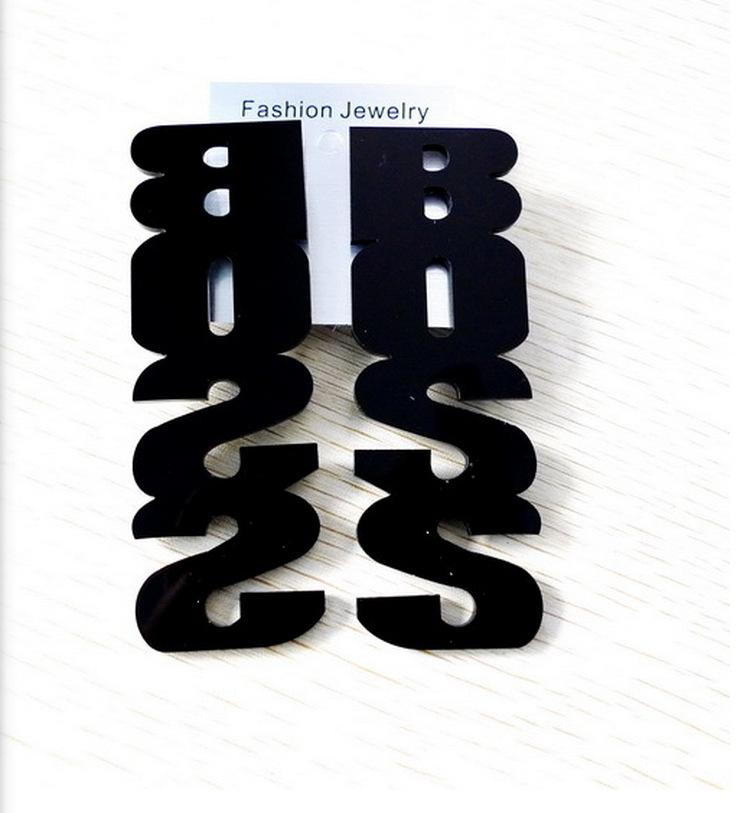 Hollow Out English Letters Colorful Acrylic Earrings for Women Girls Vintage BOSS Cool Punk Dangle Earrings Brincos Mujer 2021
Hollow Out English Letters Colorful Acrylic Earrings for Women Girls Vintage BOSS Cool Punk Dangle Earrings Brincos Mujer 2021
