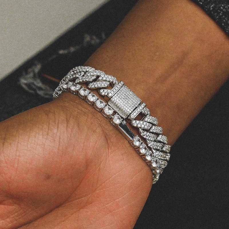 high quality women men Rock miami cuban link chain bracelet hiphop Iced out bling 5A cubic zirconia CZ classic jewelry wholesale
high quality women men Rock miami cuban link chain bracelet hiphop Iced out bling 5A cubic zirconia CZ classic jewelry wholesale