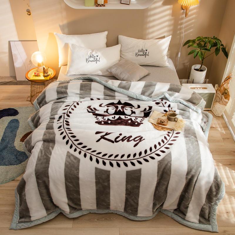 Flannel thick warmth blanket, reactive printing and dyeing bed quilt for youth or adult decorate bedroom and bring good sleeping
Flannel thick warmth blanket, reactive printing and dyeing bed quilt for youth or adult decorate bedroom and bring good sleeping