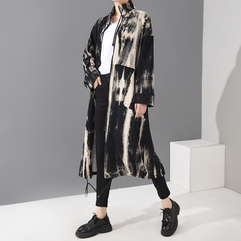 [EAM] Women Black Pattern Printed Big Size Trench New Stand Collar Long Sleeve Loose Fit Windbreaker Fashion Spring LJ201128