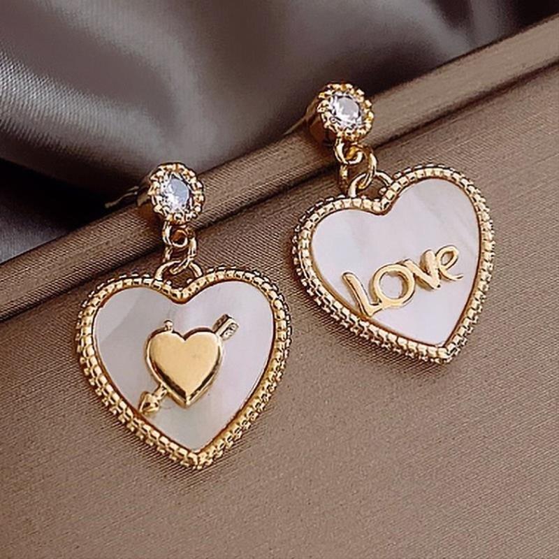 LOVOACC Elegant White Shell Love Heart Asymmetric Earrings for Women Lady Gold Color Alloy Heart Rhinestone Dangle Earrings Gift
LOVOACC Elegant White Shell Love Heart Asymmetric Earrings for Women Lady Gold Color Alloy Heart Rhinestone Dangle Earrings Gift