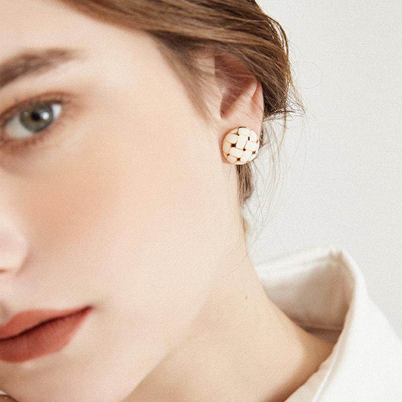 Stud Trendy Round Abstract Floral Earrings Minimalist White Circle Geometric French Gold For Women
Stud Trendy Round Abstract Floral Earrings Minimalist White Circle Geometric French Gold For Women