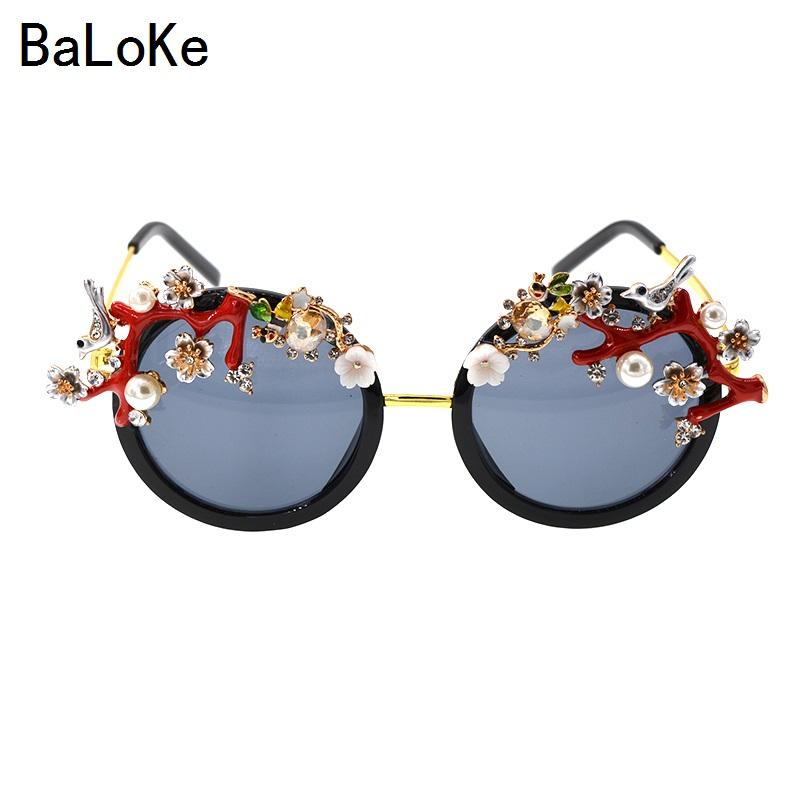 Baroque Retro Sunglasses Women Brand Designer Casual Sunglasses Hollow Metal Carving Fashion Accessories Ladies Vintage Shade
Baroque Retro Sunglasses Women Brand Designer Casual Sunglasses Hollow Metal Carving Fashion Accessories Ladies Vintage Shade