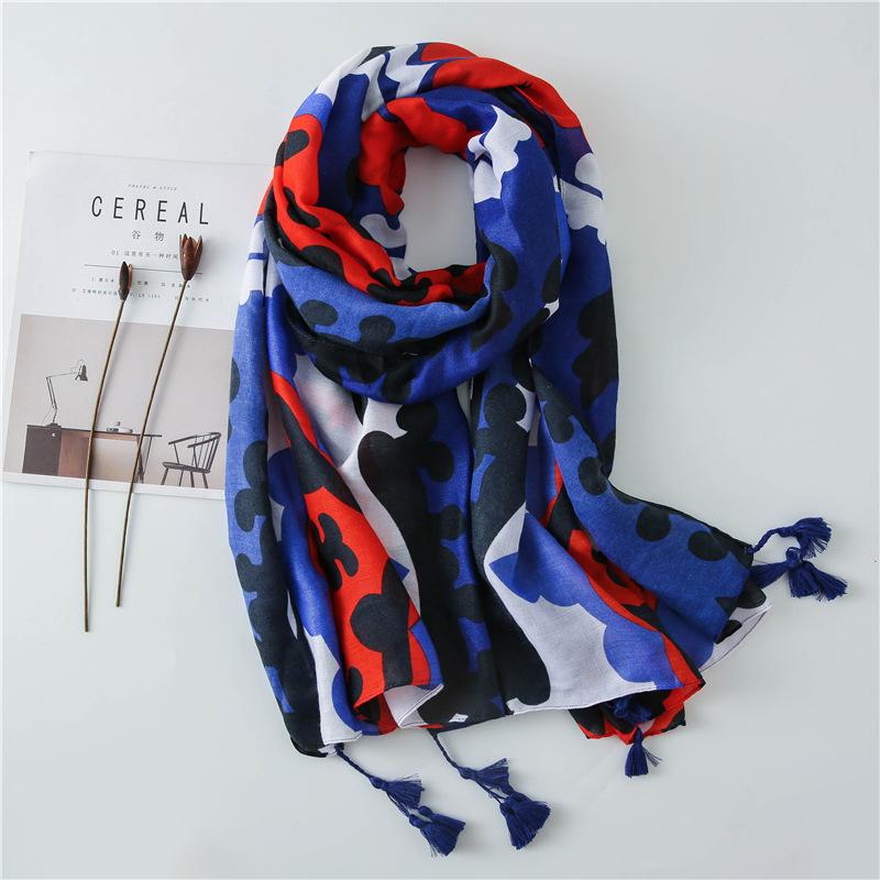 2021 Autumn ethnic style blue Print silk Scarves winter Cotton and Linen Scarf lady beach Sunscreen tassels Shawls
2021 Autumn ethnic style blue Print silk Scarves winter Cotton and Linen Scarf lady beach Sunscreen tassels Shawls