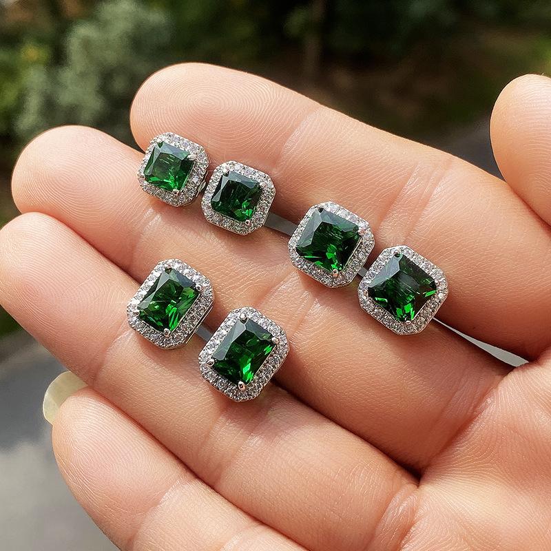 Stud Classic Green Cubic Zirconia Earrings Fine Crystal Girl Ear Studs For Women Wedding Party Birthday Gift Fashion Jewelry
Stud Classic Green Cubic Zirconia Earrings Fine Crystal Girl Ear Studs For Women Wedding Party Birthday Gift Fashion Jewelry