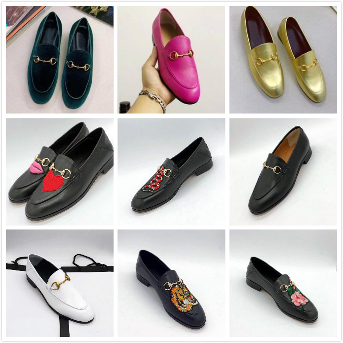 Designer Dress shoes 100% leather Metal buckle luxury Flat women casual Alphabet velvet men Classic Trample Lazy boat size 34-45, 2020
Designer Dress shoes 100% leather Metal buckle luxury Flat women casual Alphabet velvet men Classic Trample Lazy boat size 34-45, 2020