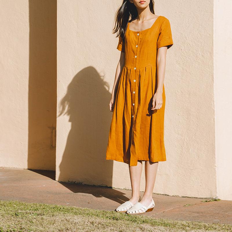 Casual Dresses Korean Cotton Linen Women Dress Vintage Square Collar Short Sleeve Button Up Streetwear Female MZY20BLB1131T, Black;gray
Casual Dresses Korean Cotton Linen Women Dress Vintage Square Collar Short Sleeve Button Up Streetwear Female MZY20BLB1131T, Black;gray