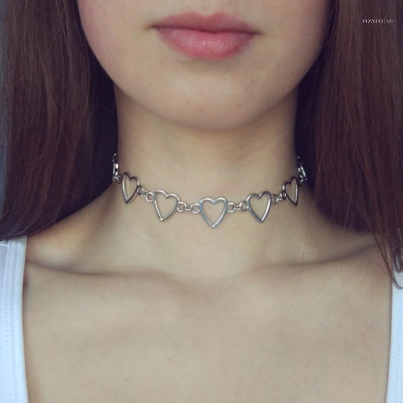Punk Sweet Love Heart Choker Necklace Cute Hollow Heart Necklace Jewelry Charming Pendant Choker Gift1