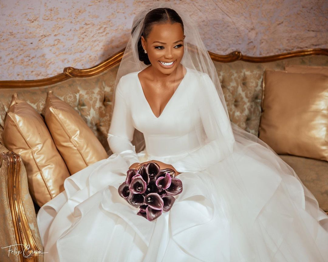 ful Tiered A e Wedding Dresses V Neck Long Sleeves Bridal Gowns Sweep Train Plus Size robe de mariee