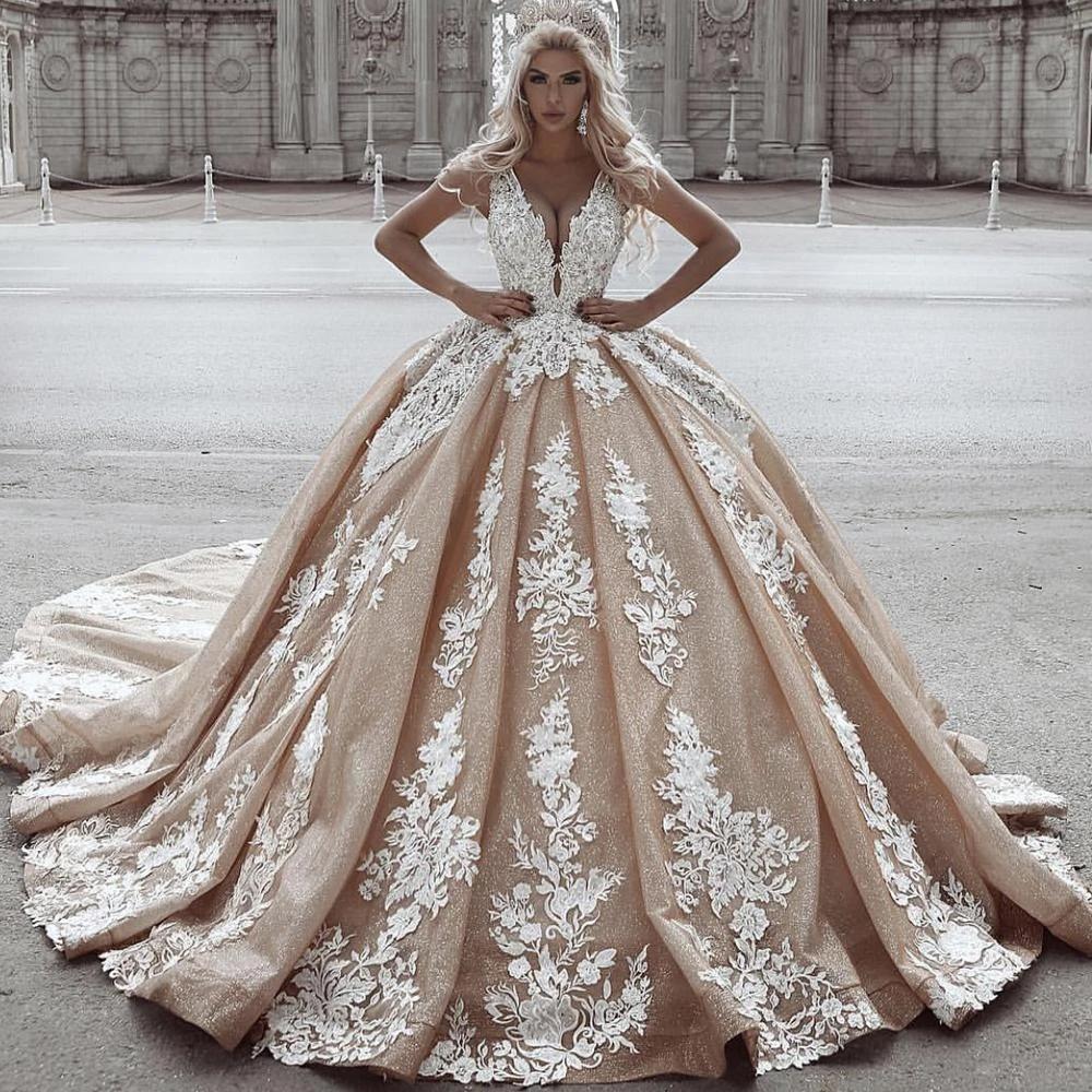 Lace Champagne Gorgeous Ball Gown Wedding Dresses Appliqued Sparkly Princess Dubai Arabic Bridal Gowns V Neck Vestidos De Novia AL S Estidos 6660306