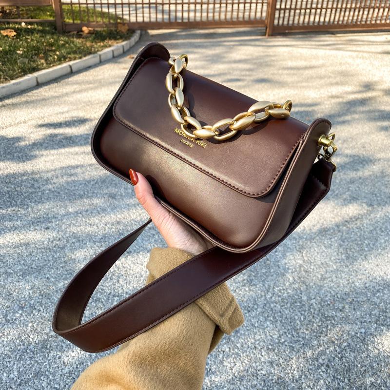 Net red small bag female 2021 fashion simple trend retro wild niche chain portable small square bag shoulder messenger, Black
Net red small bag female 2021 fashion simple trend retro wild niche chain portable small square bag shoulder messenger, Black