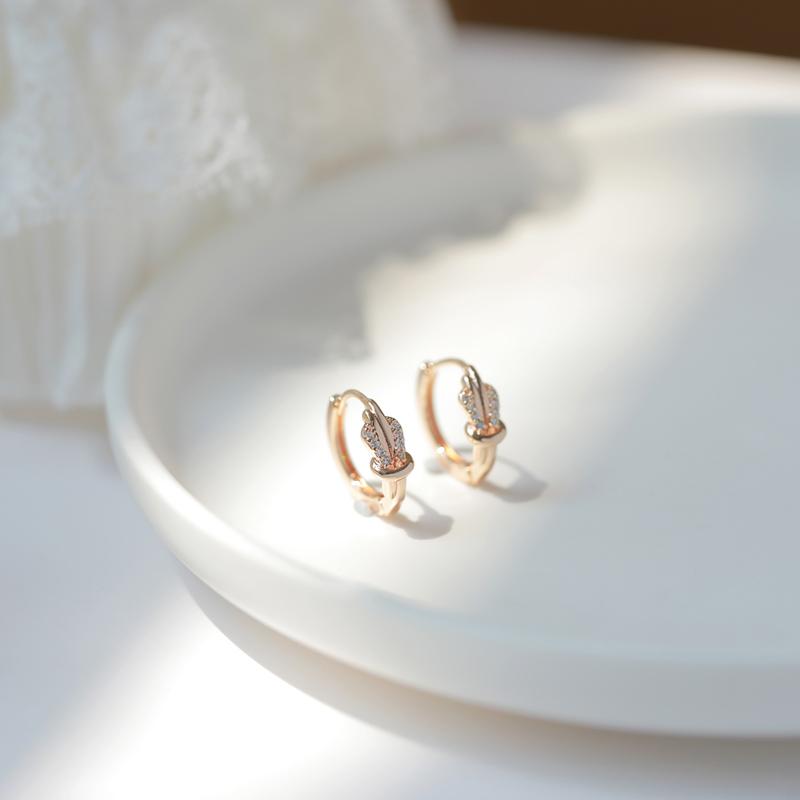 Zircon mini earrings fashion personality round ear ring ear bone buckle versatile lovely female tremella accessories
Zircon mini earrings fashion personality round ear ring ear bone buckle versatile lovely female tremella accessories
