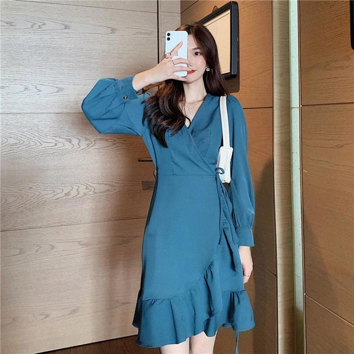 Mermaid skirt retro waist tie western style ruffled irregular dress female French v-neck long-sleeved black dress #Gv6P, Black;gray
Mermaid skirt retro waist tie western style ruffled irregular dress female French v-neck long-sleeved black dress #Gv6P, Black;gray