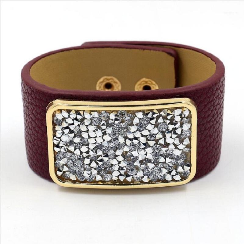 Find Me 2020 new Fashion Vintage Crystal Mosaic Open Bracelet For Women punk pu leather Bracelets & Bangles Jewelry wholesale1
Find Me 2020 new Fashion Vintage Crystal Mosaic Open Bracelet For Women punk pu leather Bracelets & Bangles Jewelry wholesale1