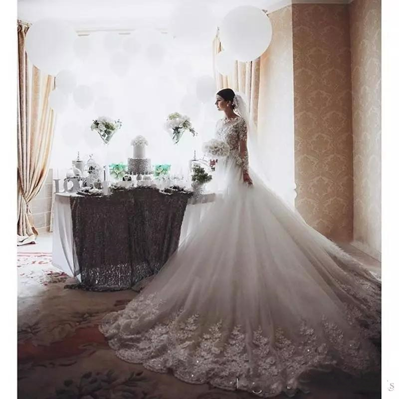 Luxury Floral Lace Appliques Wedding Dress Long Sleeves A Line Bridal Gowns Crew Neck Ivory Tulle Chapel Bride Wedding Dresses Court Train 2022 robes 