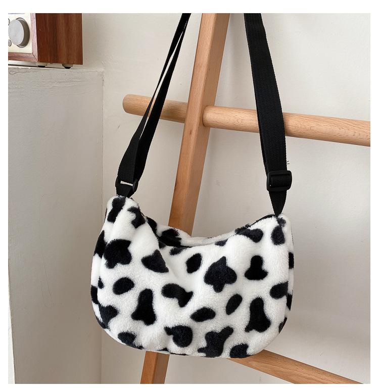 Women Cartton Cow Plush Shoulder Bag 2021 Lady Fluffy Hobos Crossoboday Bag Female Armpit Messenge Bags bolso, As picture
Women Cartton Cow Plush Shoulder Bag 2021 Lady Fluffy Hobos Crossoboday Bag Female Armpit Messenge Bags bolso, As picture