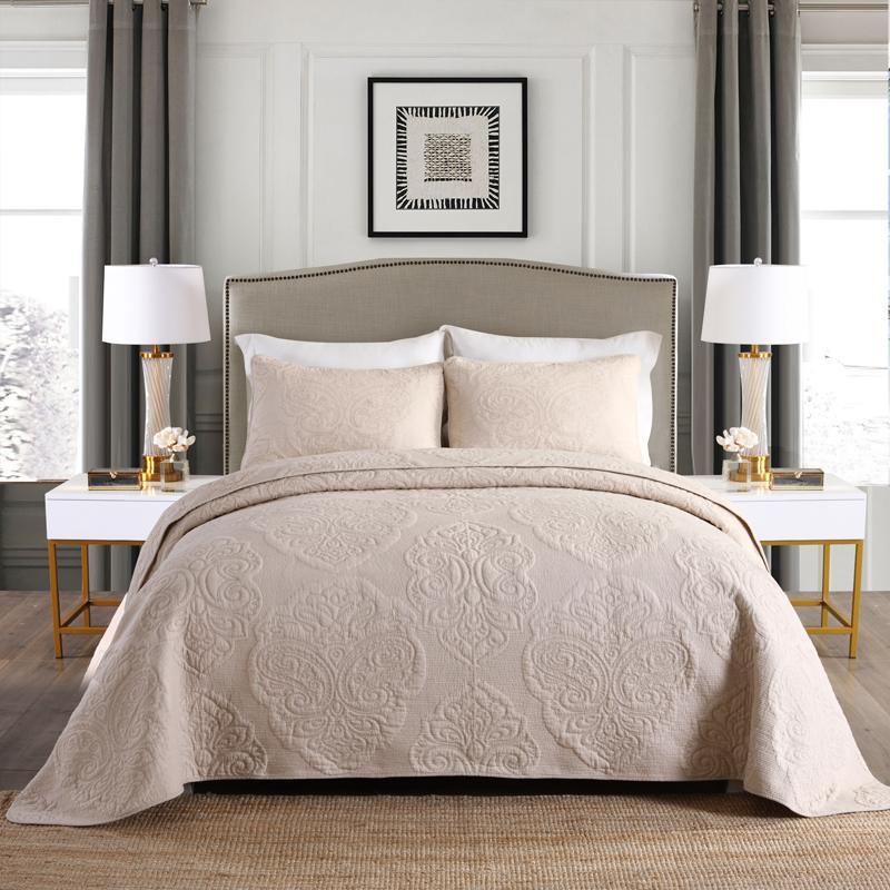 Beige Embroidery cotton Quilts 3pcs Set Quality WHOLESALE Handmade Bedspread Bedding kingSize Bedcover waterwash Quilting quilts, Silver 
Beige Embroidery cotton Quilts 3pcs Set Quality WHOLESALE Handmade Bedspread Bedding kingSize Bedcover waterwash Quilting quilts, Silver